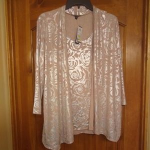 New Onyx soft pink and silver floral print top